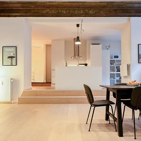 Appartamento Spacious 2-bedroom In The Trendy Area Of Vesterbro Copenaghen