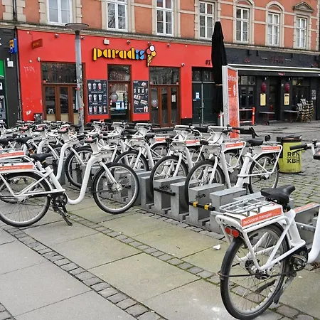 Spacious 2-bedroom In The Trendy Area Of Vesterbro Appartamento Copenaghen