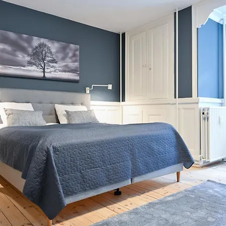 Spacious 2-bedroom In The Trendy Area Of Vesterbro Apartment
